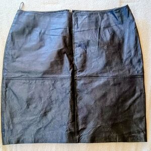 CLEARANCE SALE!! Newport News Black Leather Mini Skirt Size 18